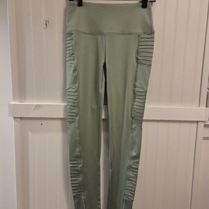 Ruby Ribbon Green Moto Slimming  Leggings Size Medium New